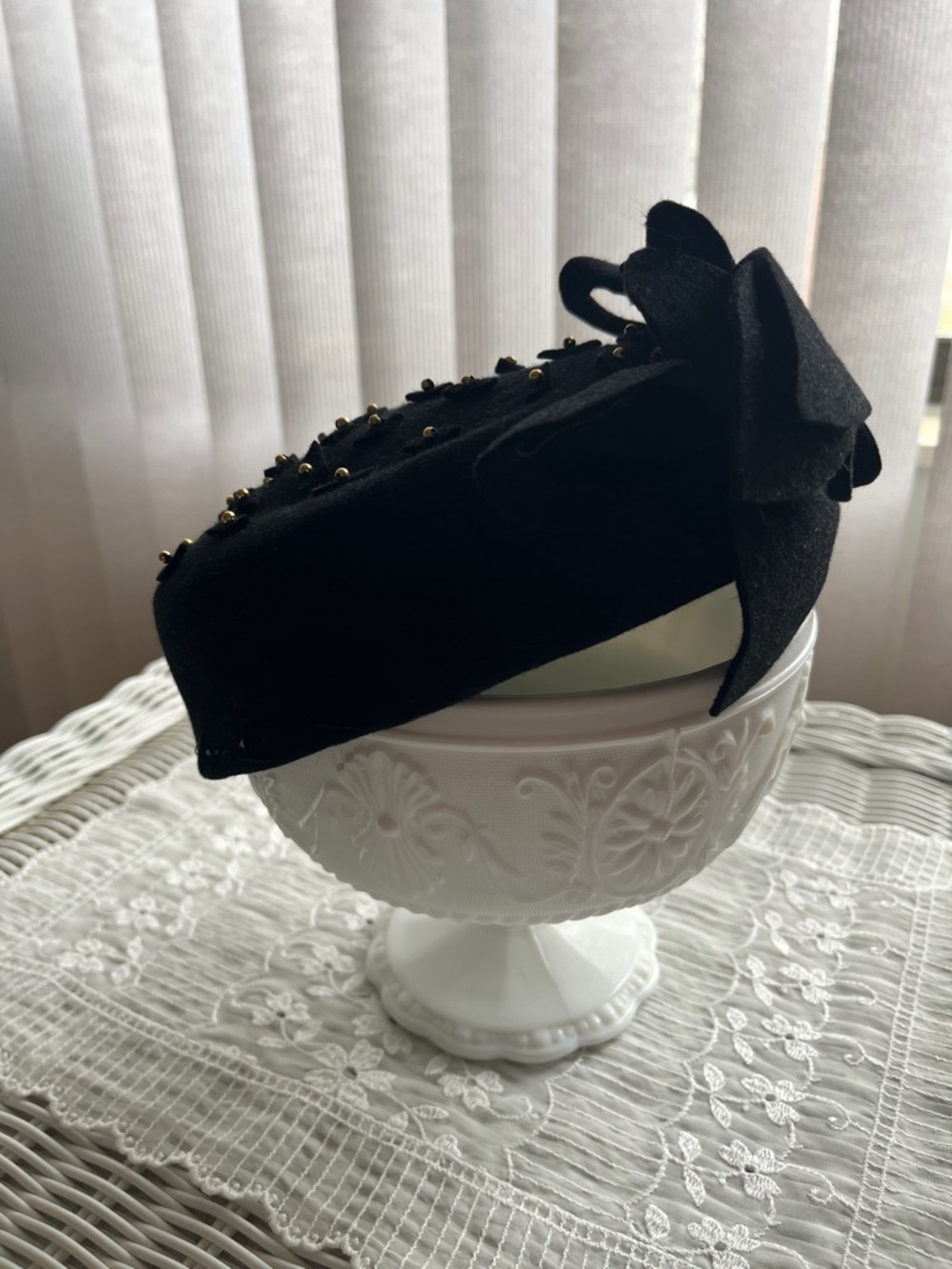 1940s, 1950s, 1960s Vintage Black Felt Hat